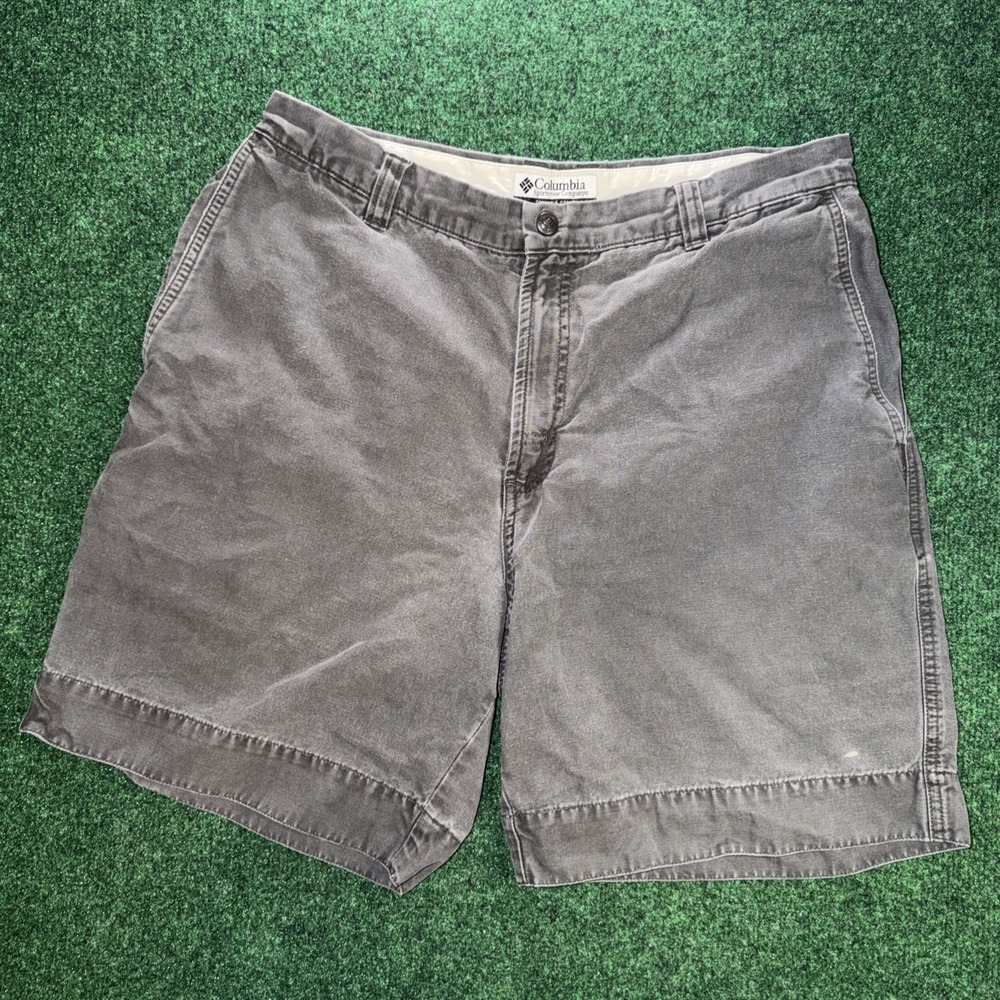 Columbia Men’s Gray Cargo Shorts